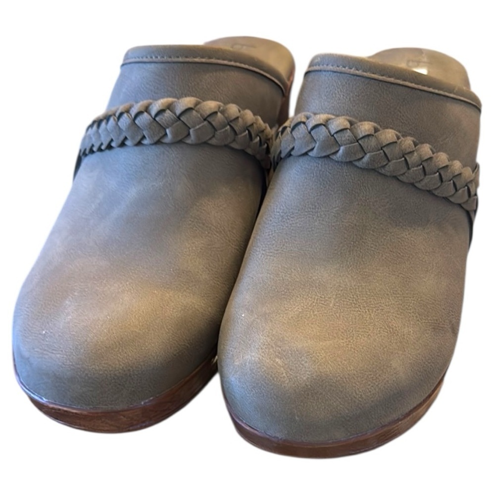 New B.O.C. Green Mules with Braided‎ Detail
